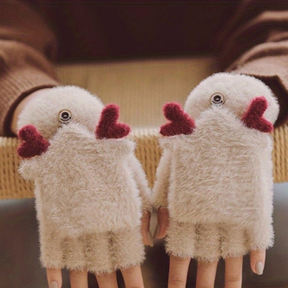 🍒NWT🍒 FUZZY REINDEER CONVERTIBLE GLOVES - Picture 2 of 7